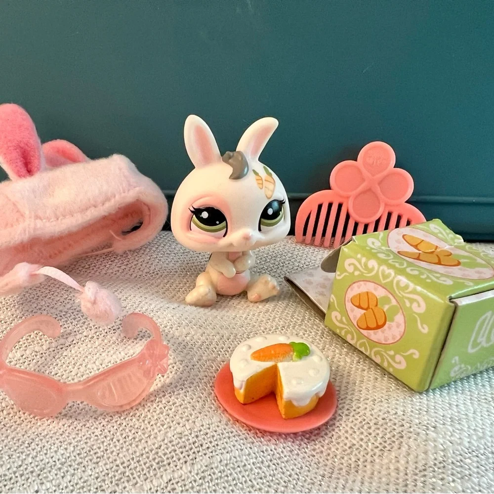 Authentic Littlest Pet Shop LPS Bunny Rabbit #1855 Blythe Carrot accessories inc - Picture 1 of 12